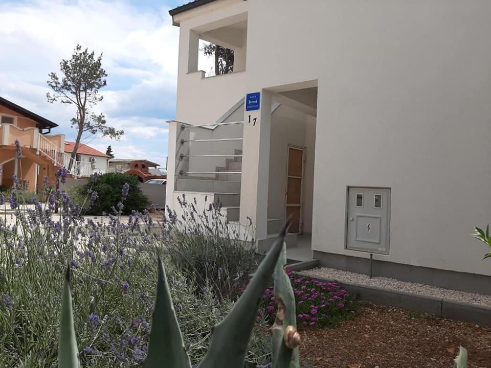 Apartman Bunaric ヴィル エクステリア 写真