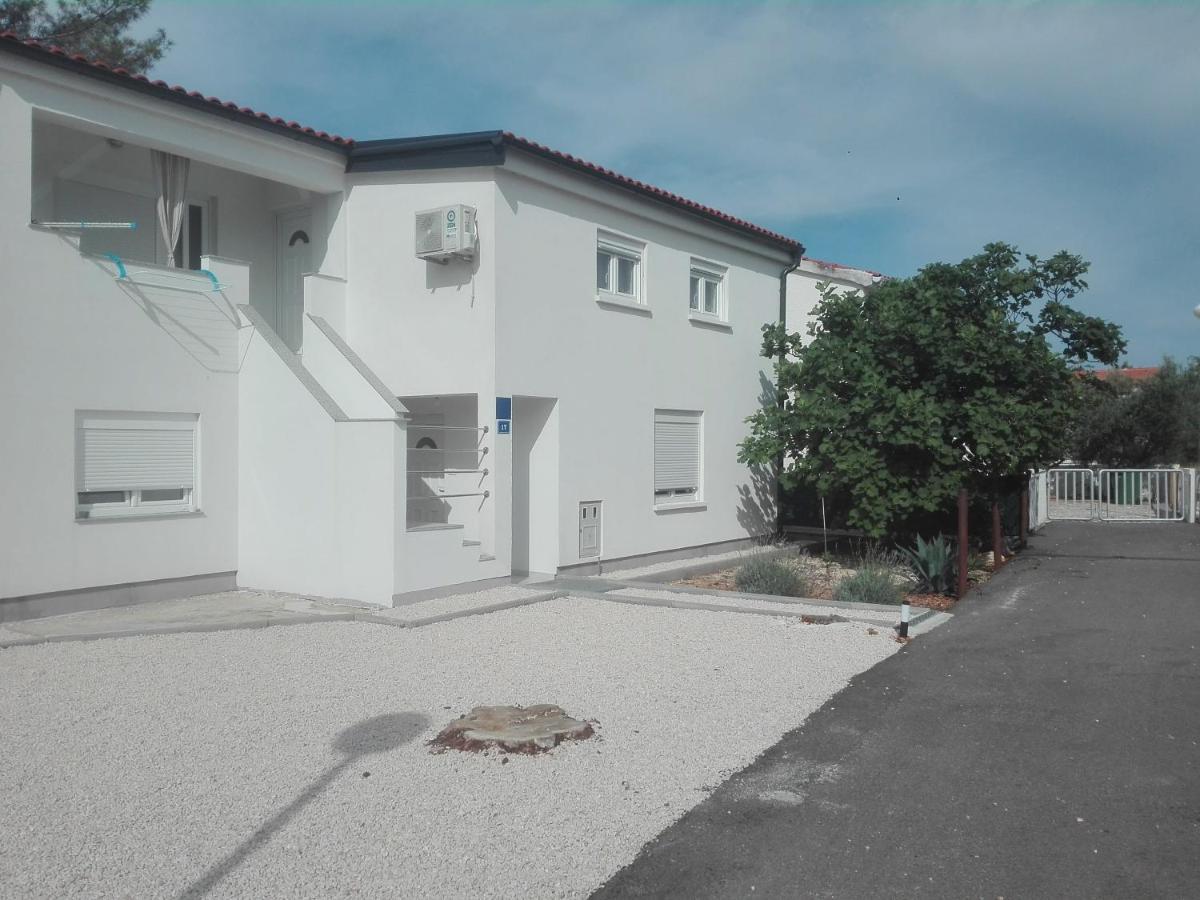 Apartman Bunaric ヴィル エクステリア 写真